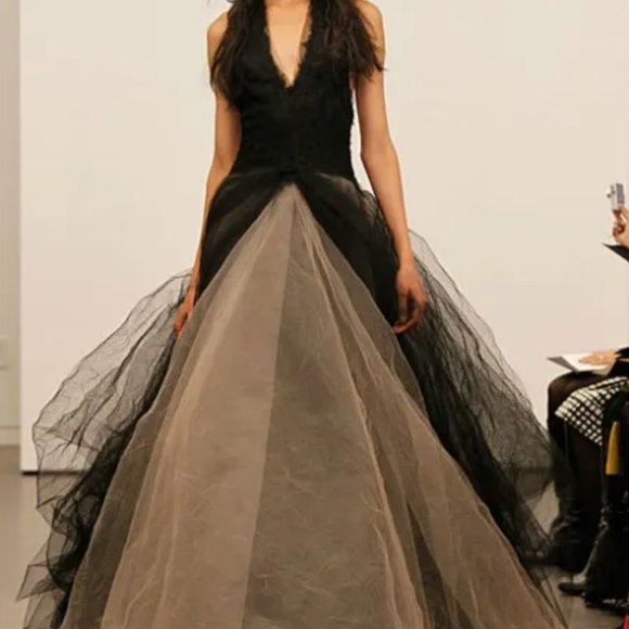 VERA WANG COLLECTION Taupe & Black Mesh Babydoll Dress 4 $1K - Picture 9 of 9